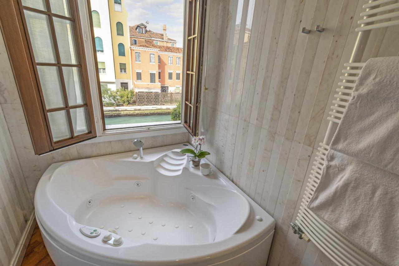 Tolentini Canal View & Terrace By Wonderful Italy Venecia Exterior foto